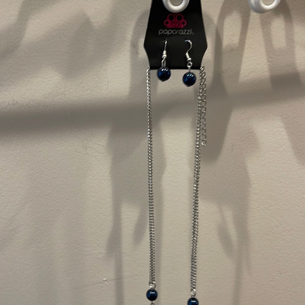 Paparazzi, long necklace with matching earrings